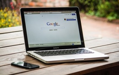 How to Write Google Ads Headlines with AI That Get Clicks