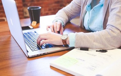 Writing Made Easy with Tomco AI's Paragraph Writer